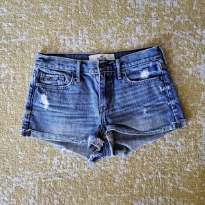 Hollister mid rise denim shorts